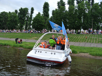 Фееричное выступление парашютистов ДОСААФ - Фото 3