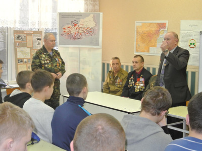 Прошел урок мужества посвященный Дню танкиста - Фото 1